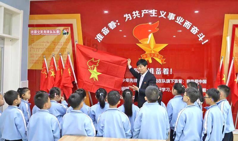 夫妇卖房带娃当农民，你对这种逃离城市有什么看法？游戏画面